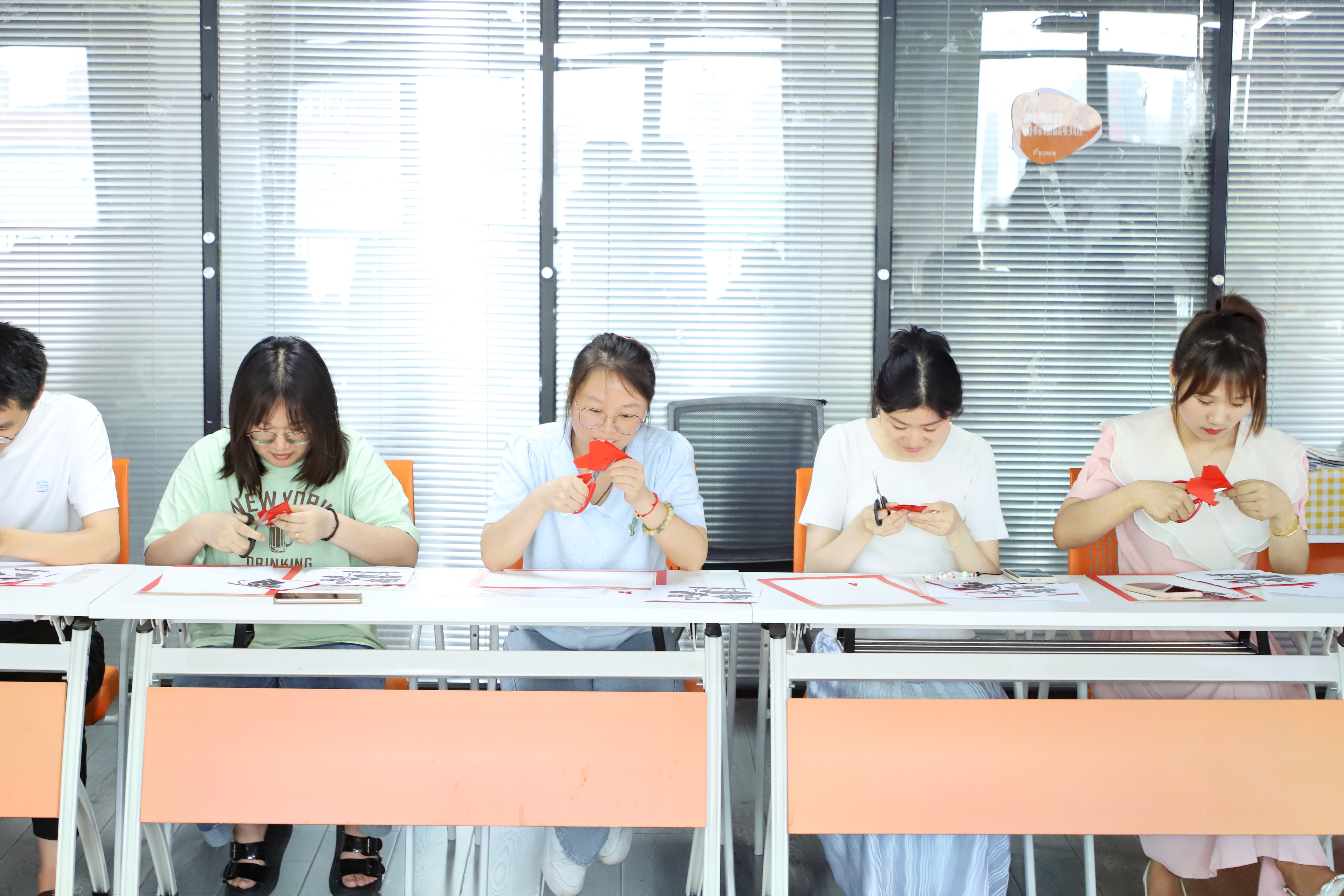 微信囄���_20240628183352